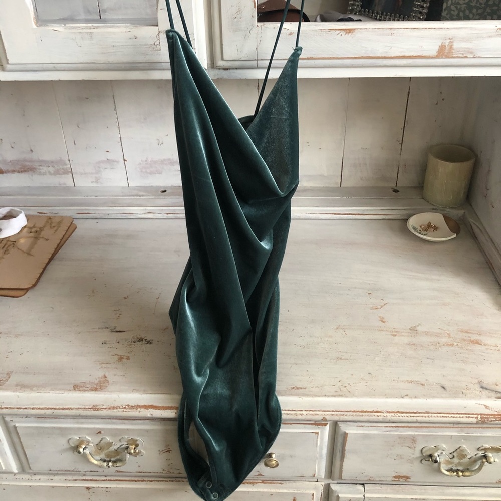 Scoop neck body suit